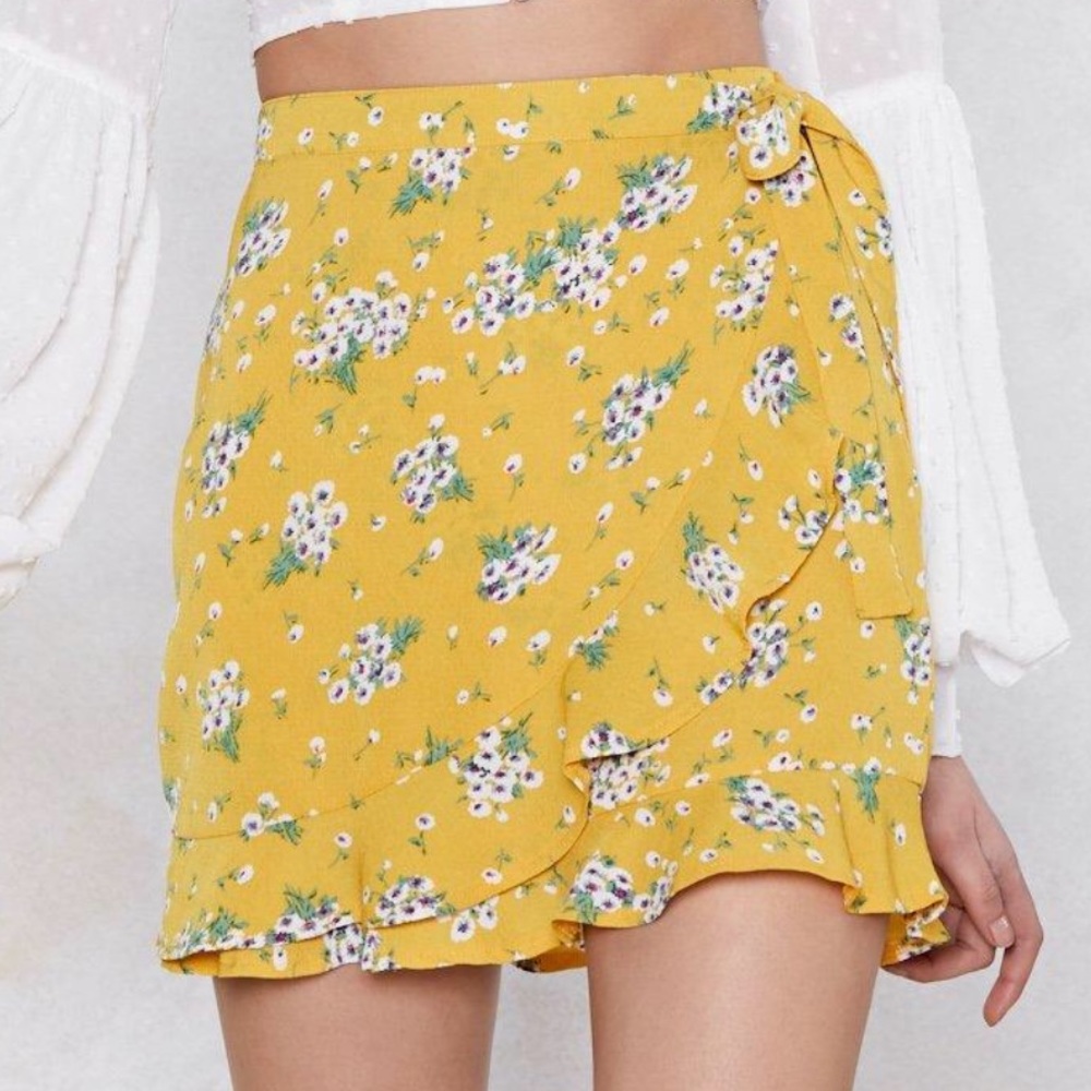 Nasty gal yellow floral skirt